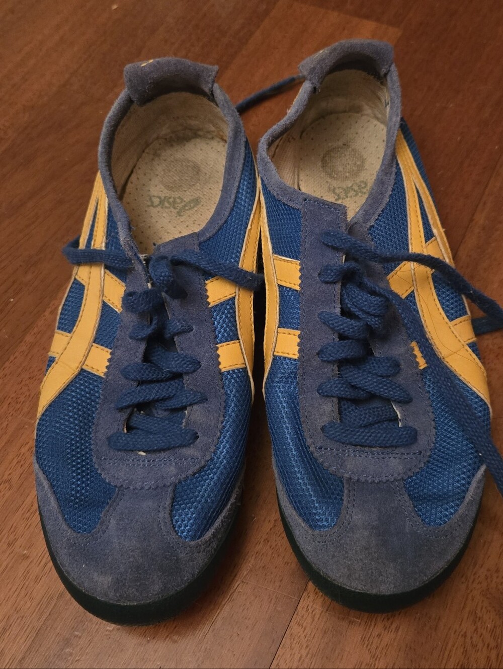 Onitsuka Tiger by Asics Blue with Yellow Stripes Women’s Sneakers Sz 6